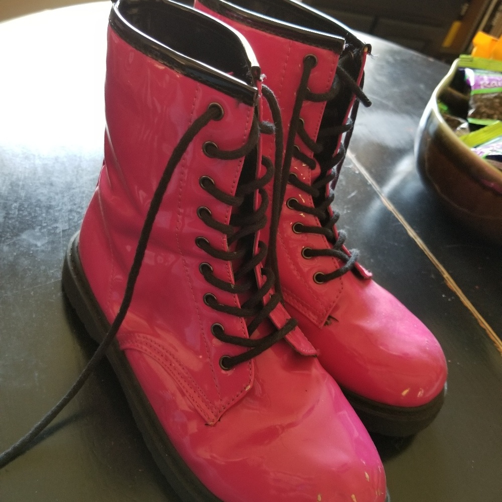 Combat boots